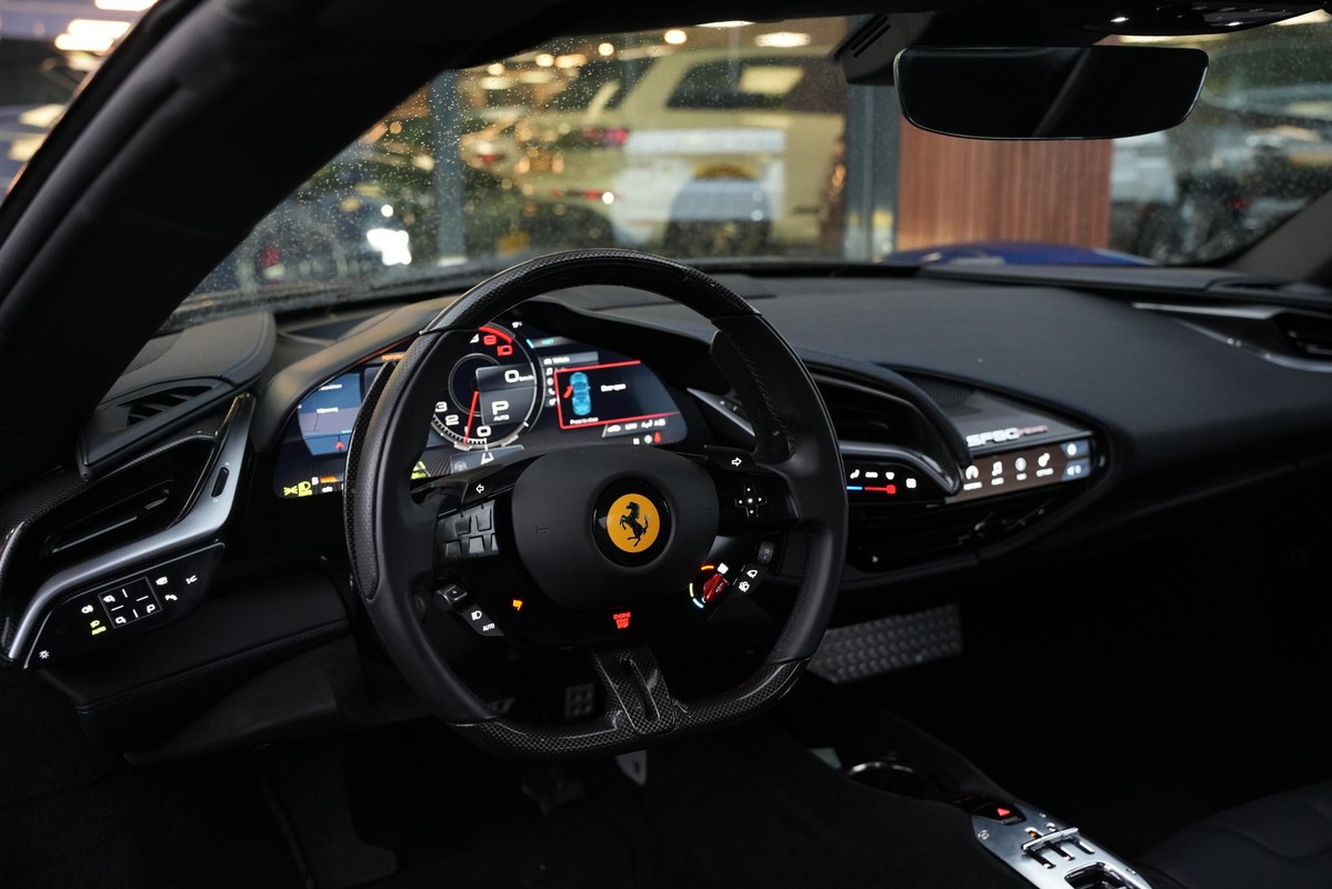 Ferrari SF90 Spider