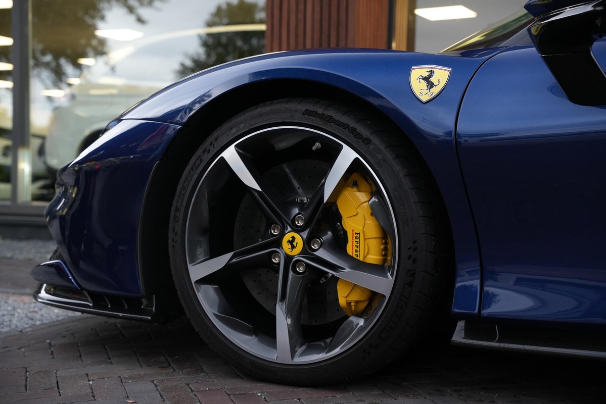 Ferrari SF90 Spider