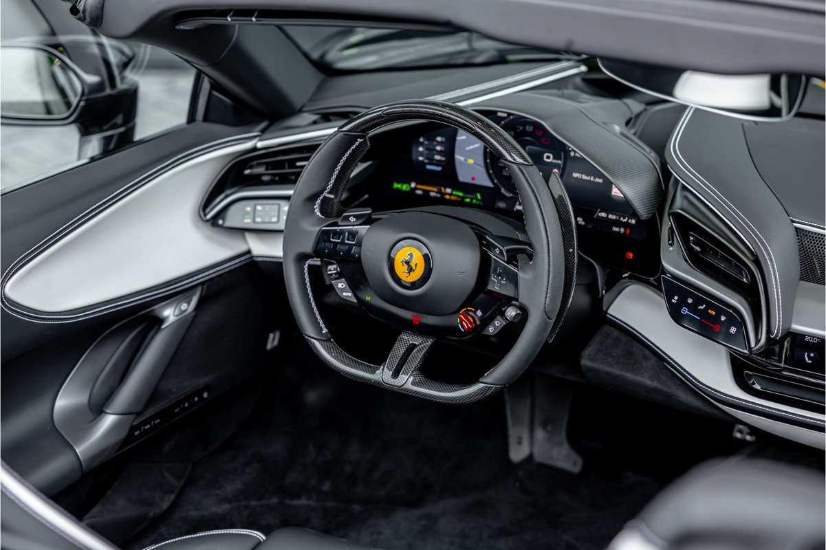 Ferrari SF90 Spider