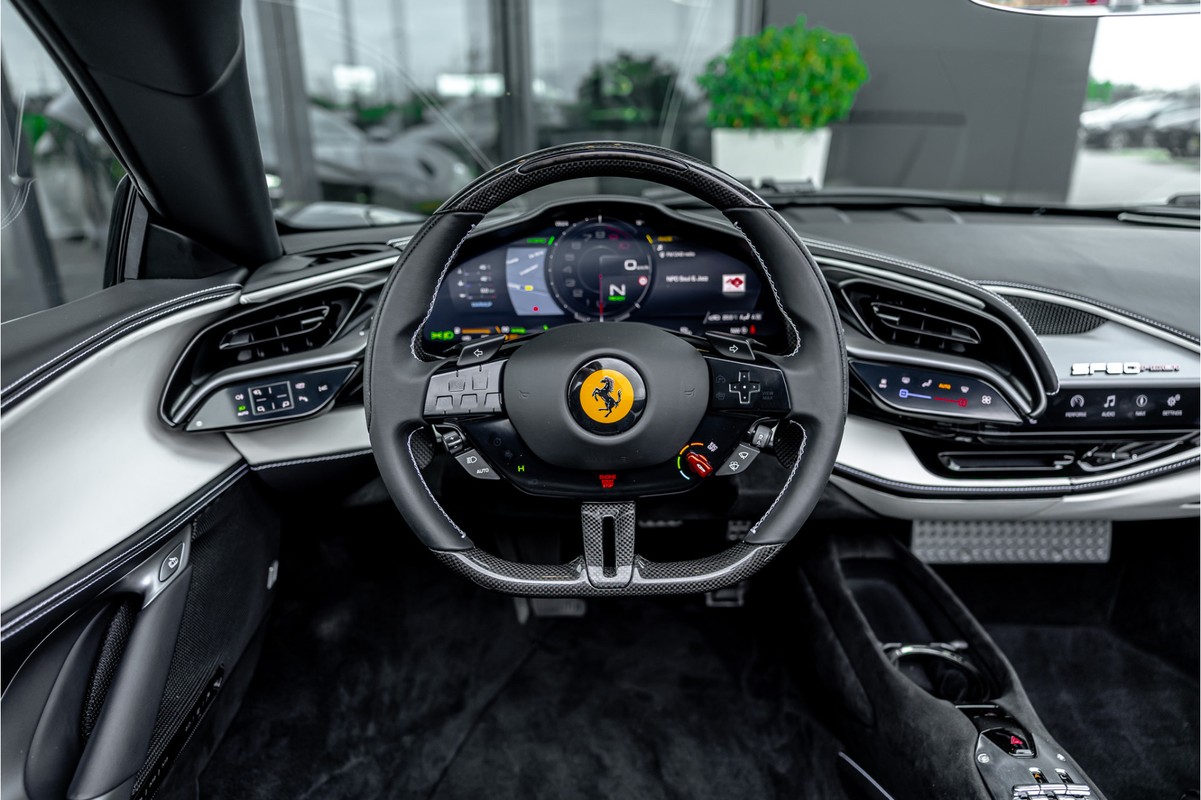 Ferrari SF90 Spider