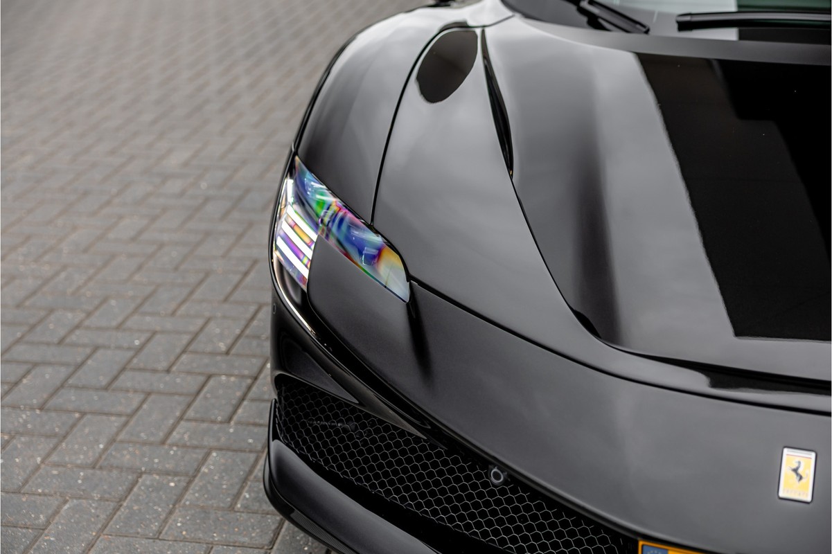 Ferrari SF90 Spider