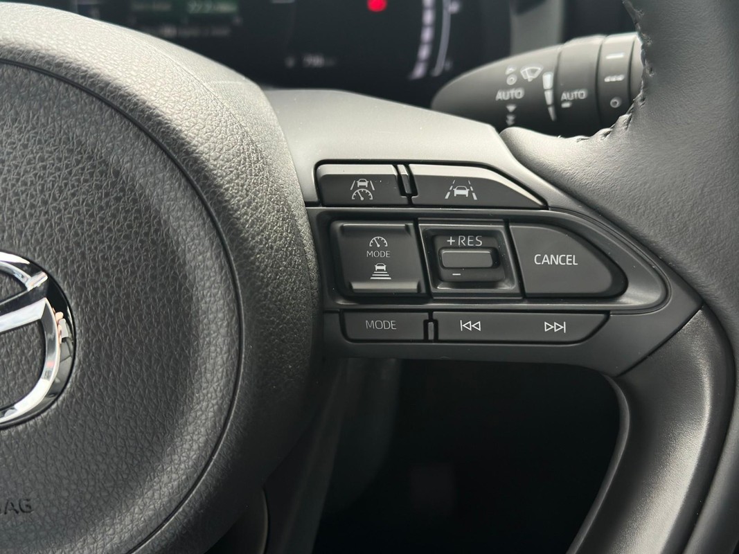 Mazda 2 Hybrid