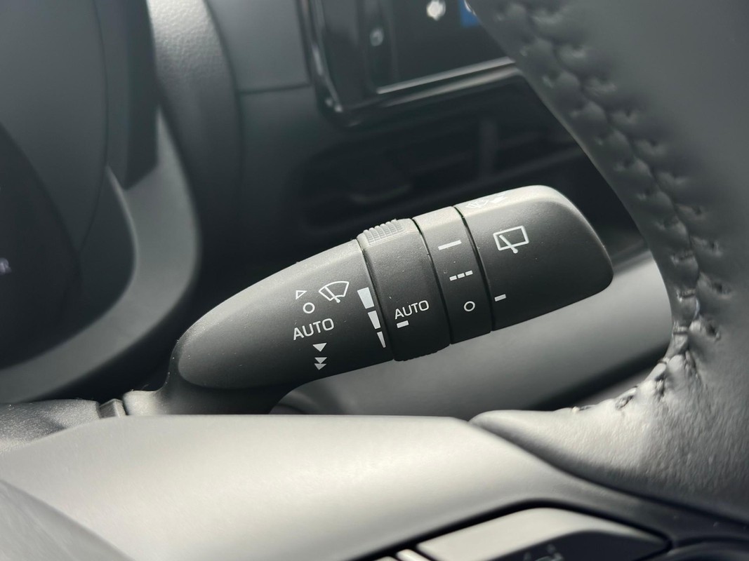 Mazda 2 Hybrid
