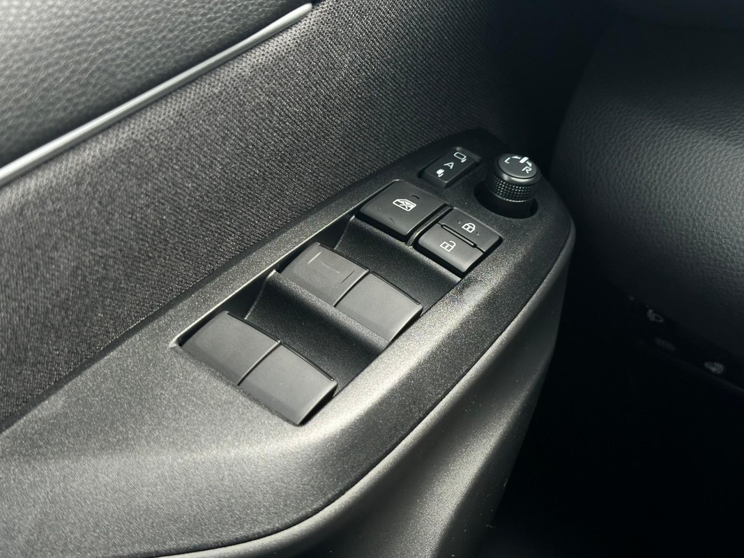 Mazda 2 Hybrid