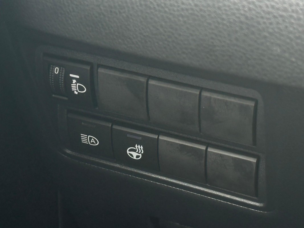 Mazda 2 Hybrid