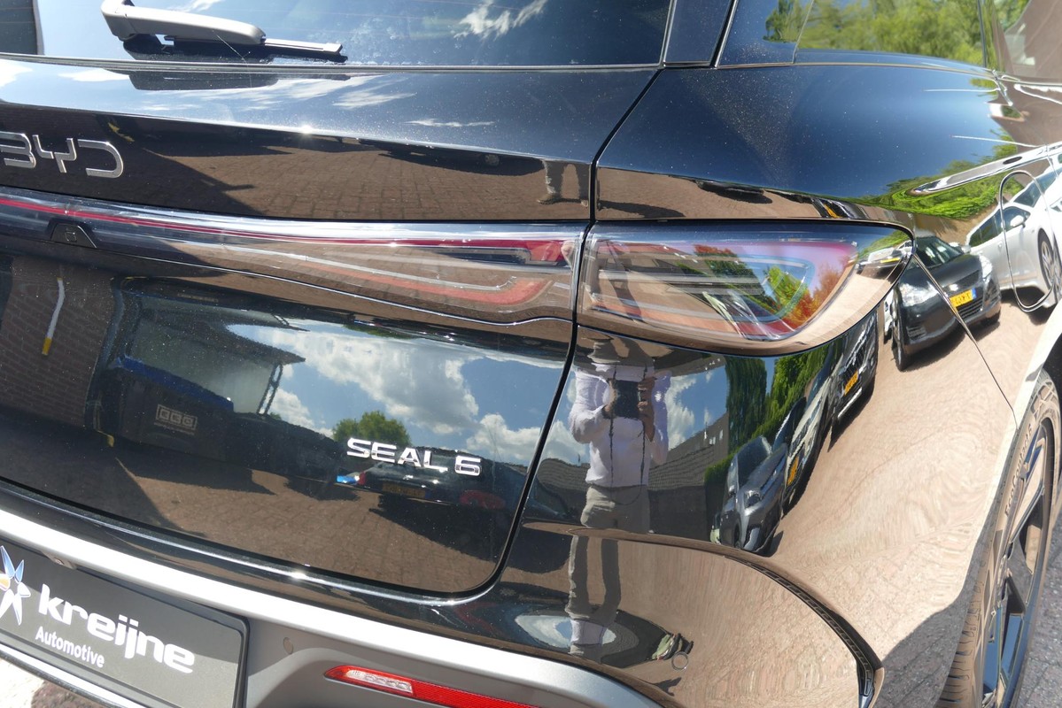 BYD SEAL