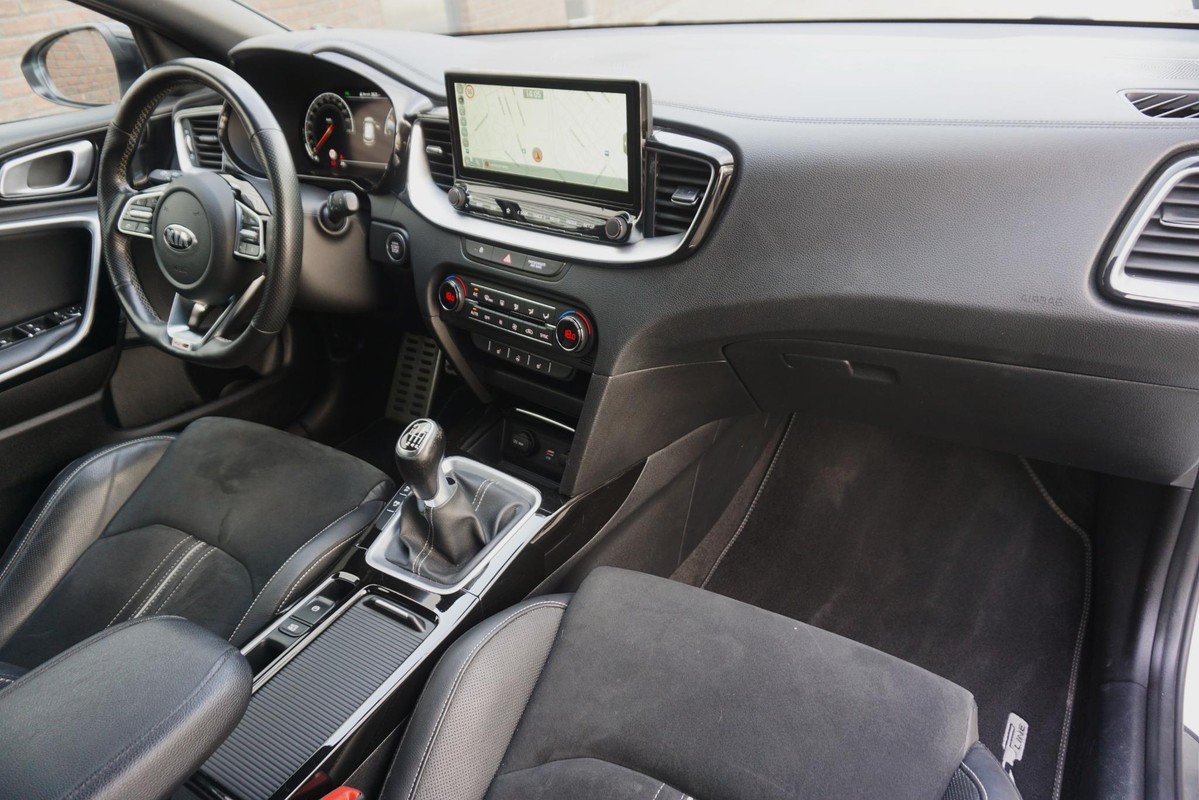 Kia ProCeed