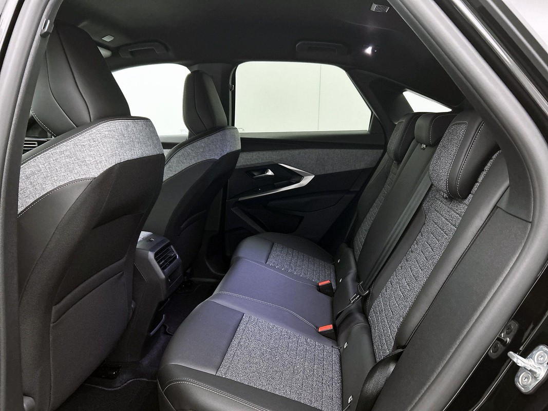 Peugeot e-3008