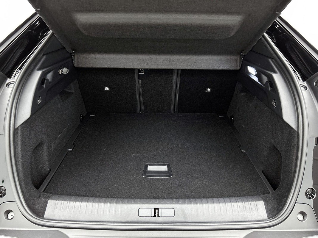 Peugeot e-3008