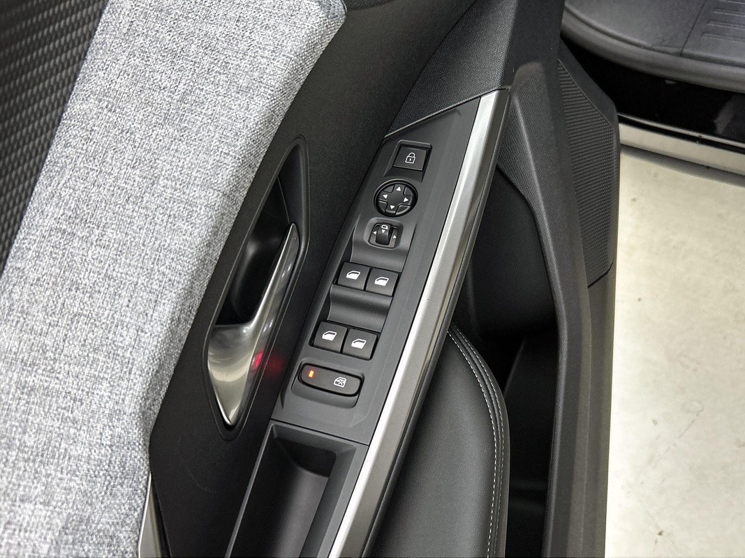 Peugeot e-3008