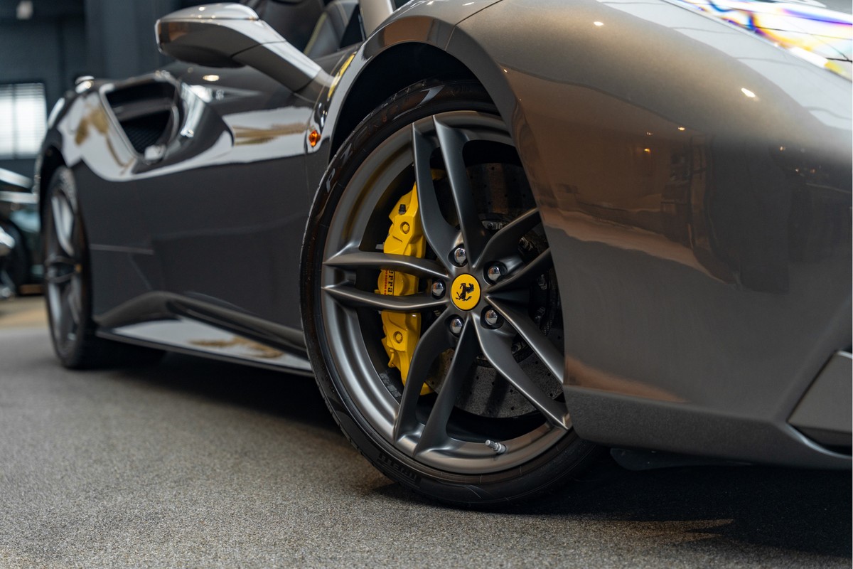 Ferrari 488