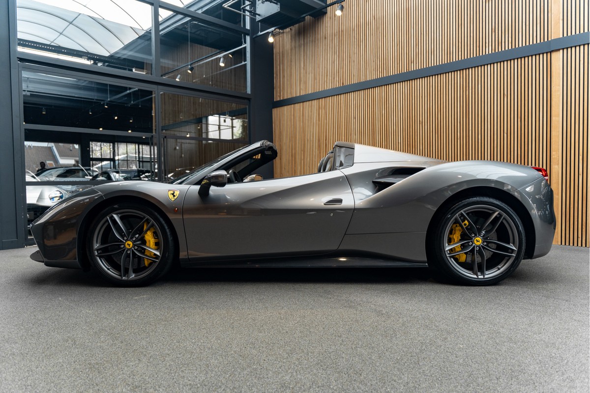 Ferrari 488