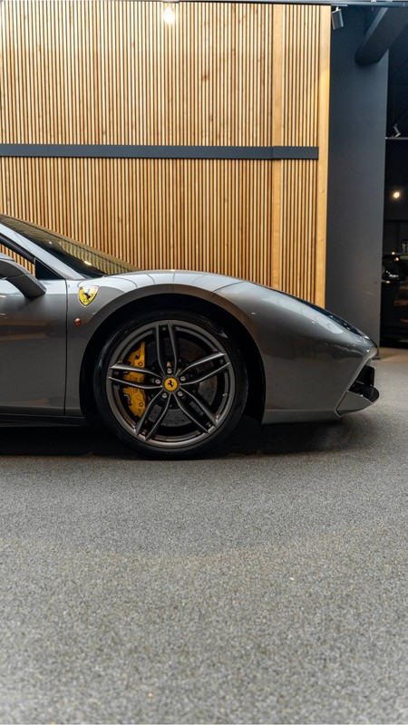 Ferrari 488