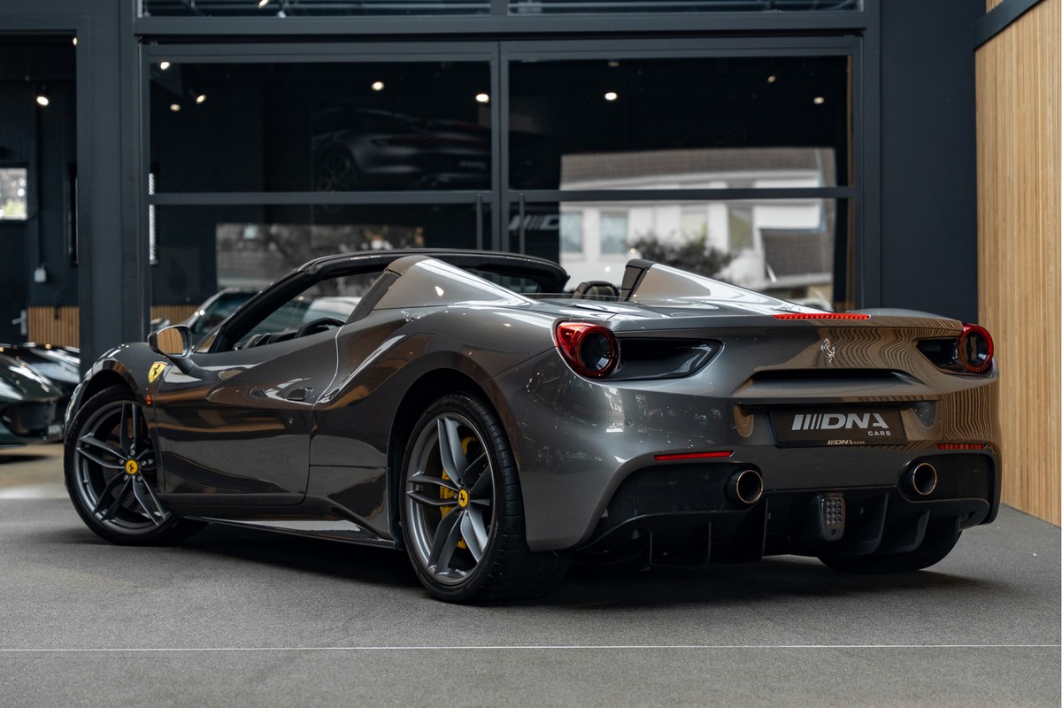 Ferrari 488