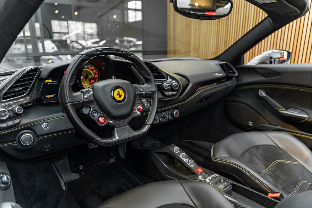 Ferrari 488