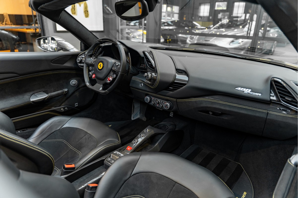 Ferrari 488
