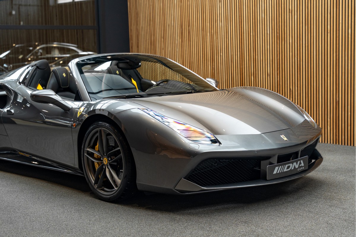 Ferrari 488