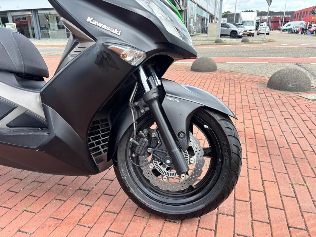 Kawasaki J300