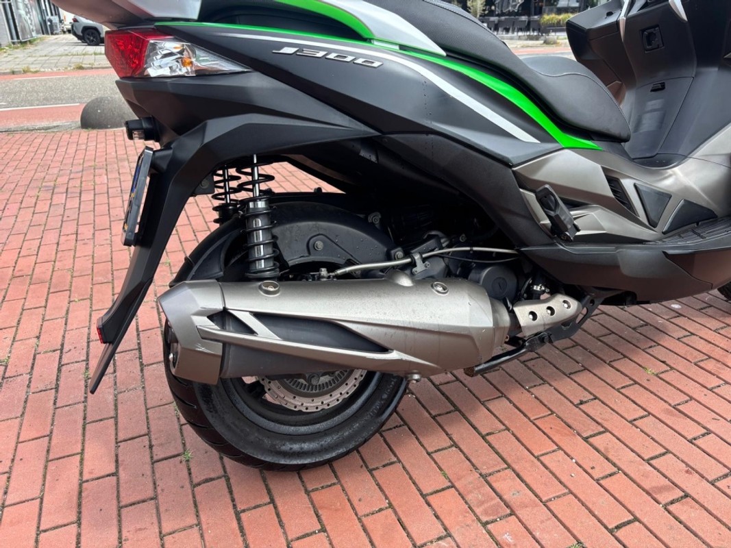 Kawasaki J300