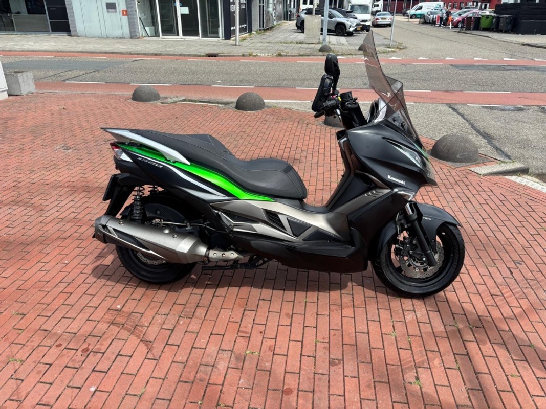 Kawasaki J300
