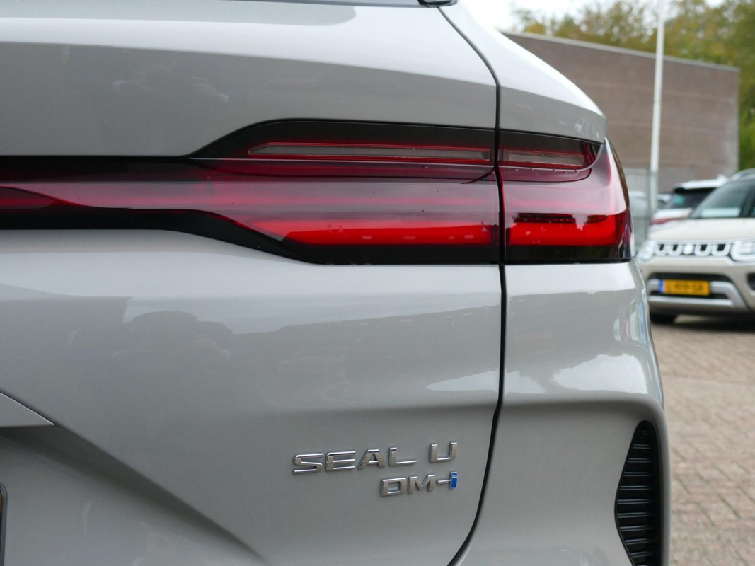 BYD SEAL U
