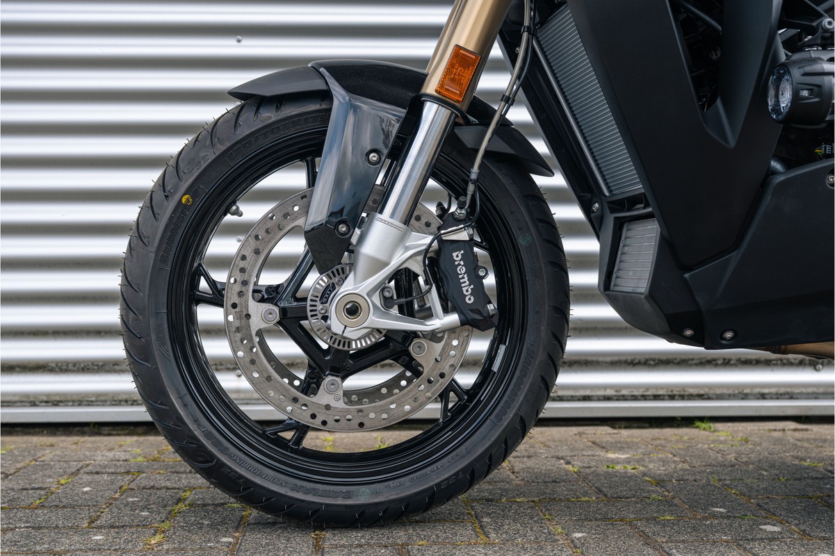 BMW S 1000 XR