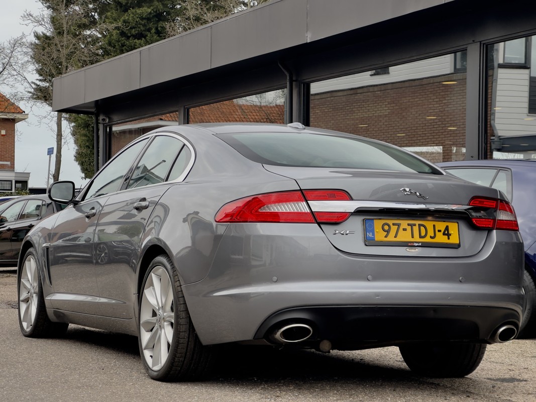 Jaguar XF