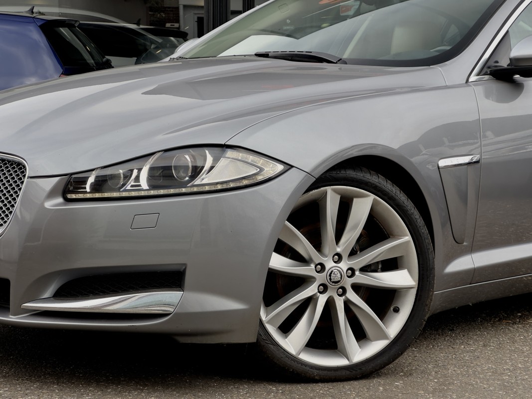 Jaguar XF