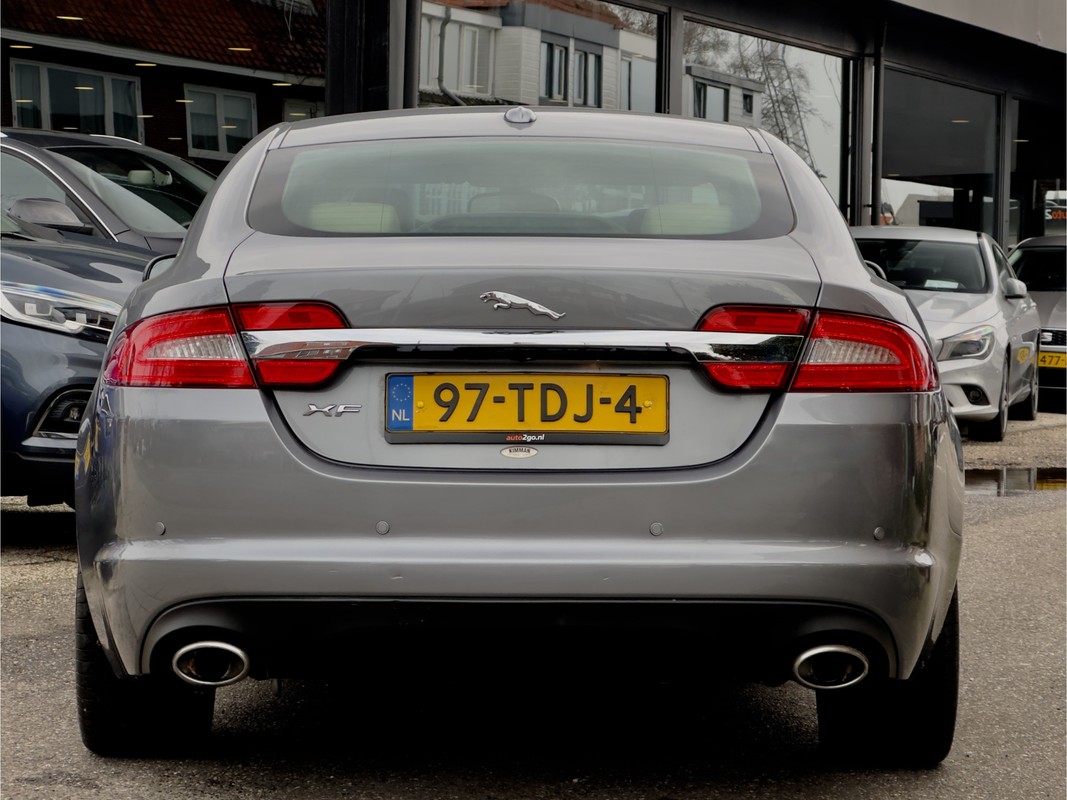 Jaguar XF