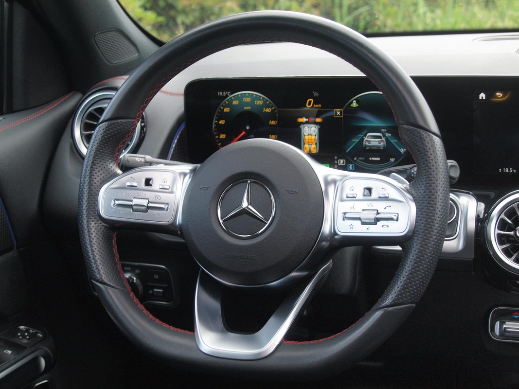 Mercedes-Benz EQB