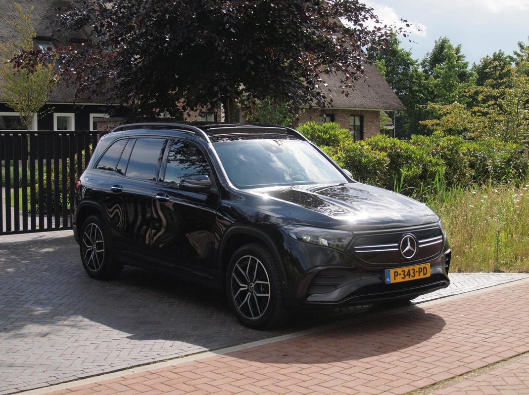 Mercedes-Benz EQB