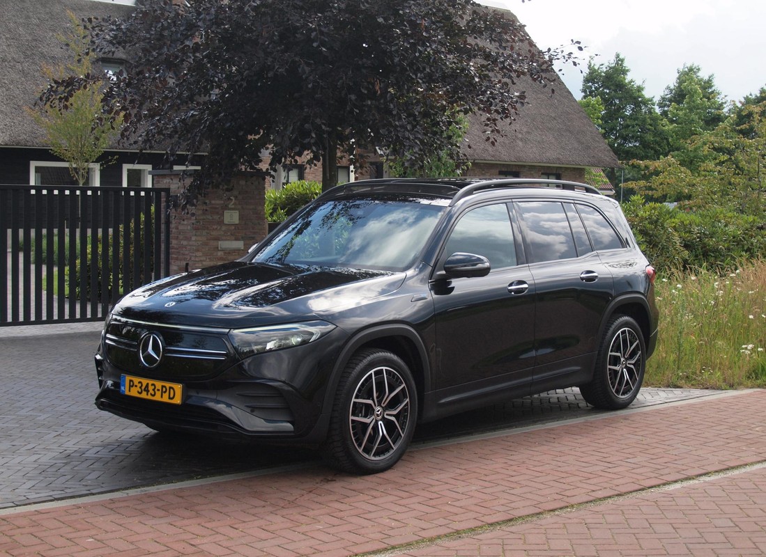 Mercedes-Benz EQB