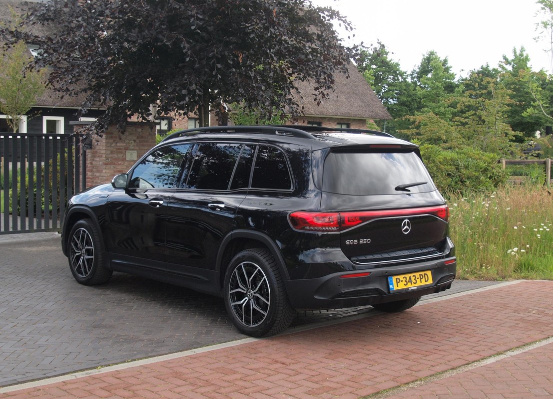Mercedes-Benz EQB