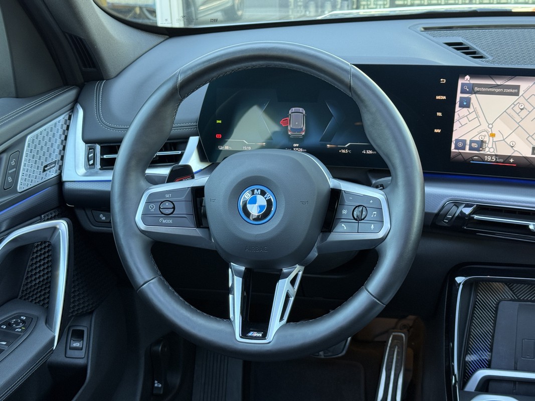 BMW iX1