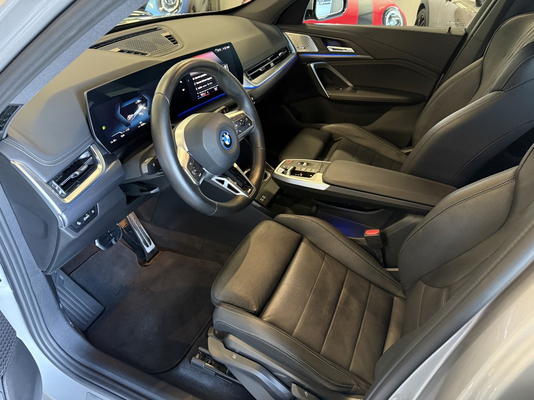 BMW iX1
