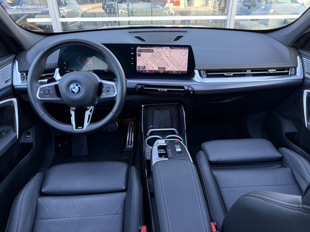 BMW iX1