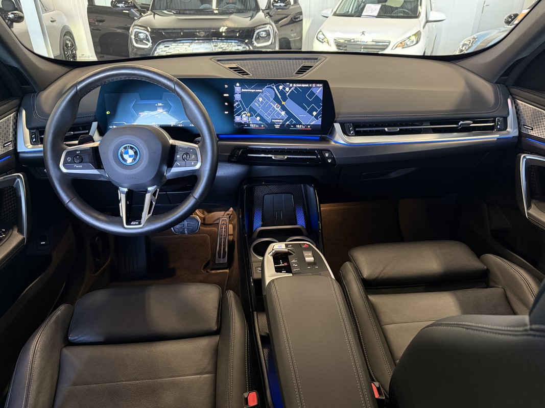BMW iX1