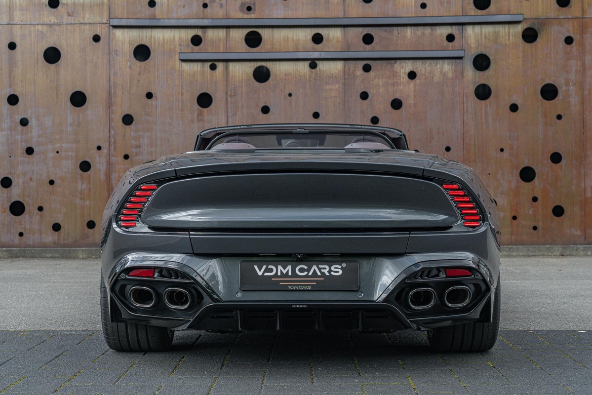 Aston Martin Vanquish