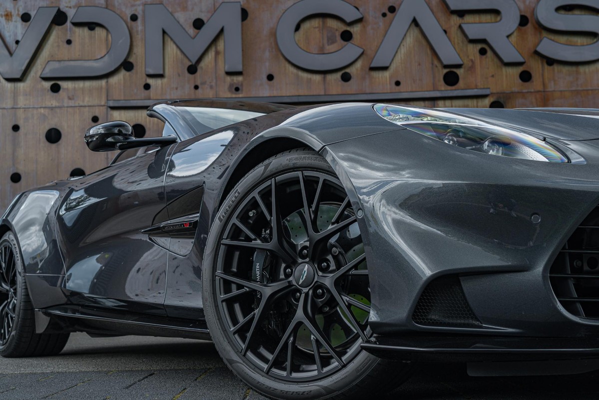 Aston Martin Vanquish