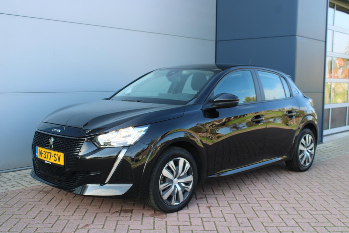 Peugeot e-208