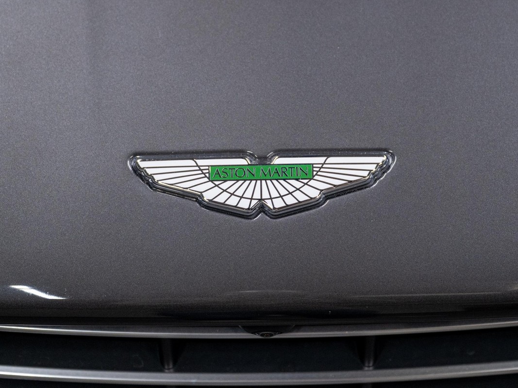 Aston Martin DB11