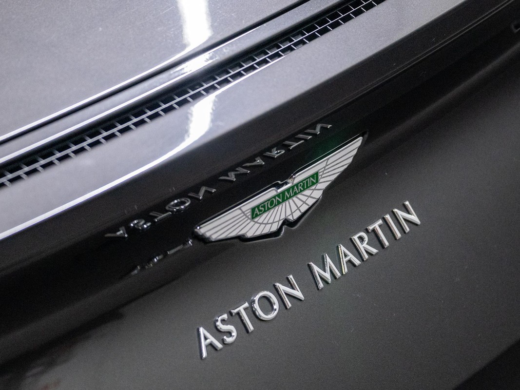 Aston Martin DB11