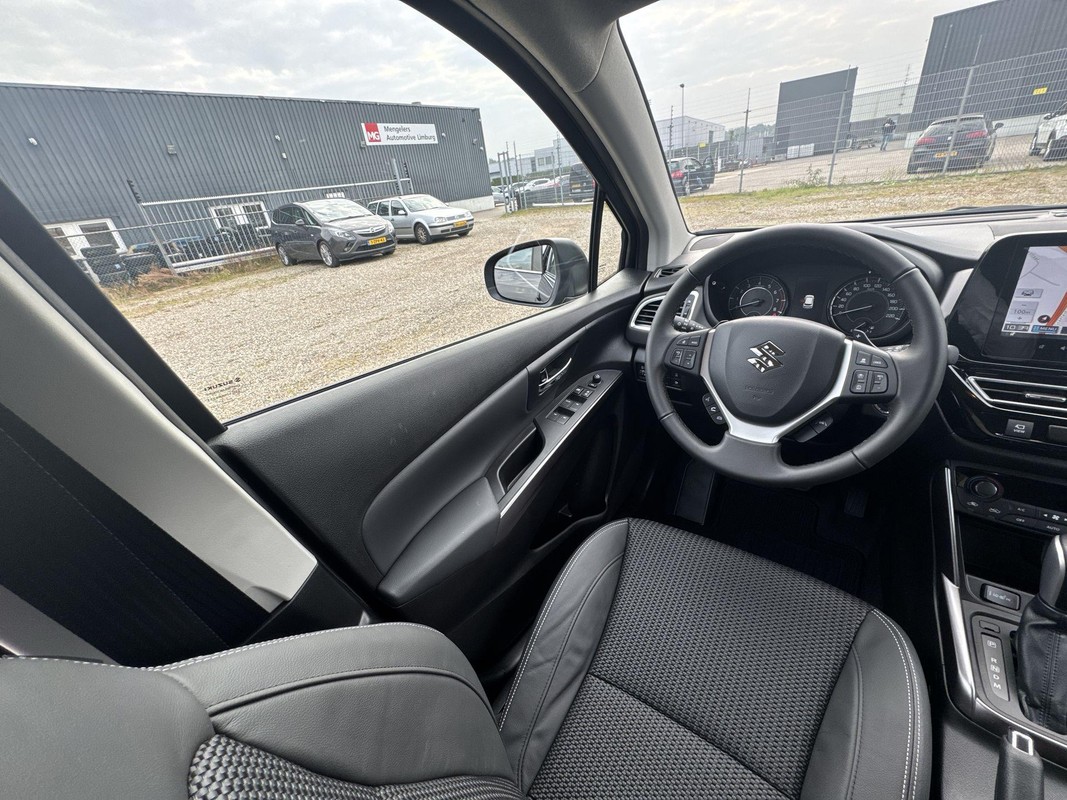 Suzuki S-Cross