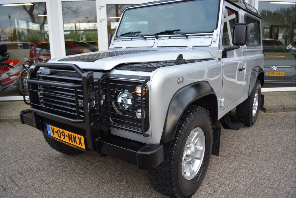 Land Rover Defender