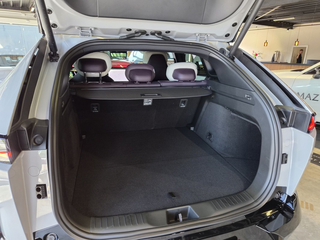 Mazda CX-6e