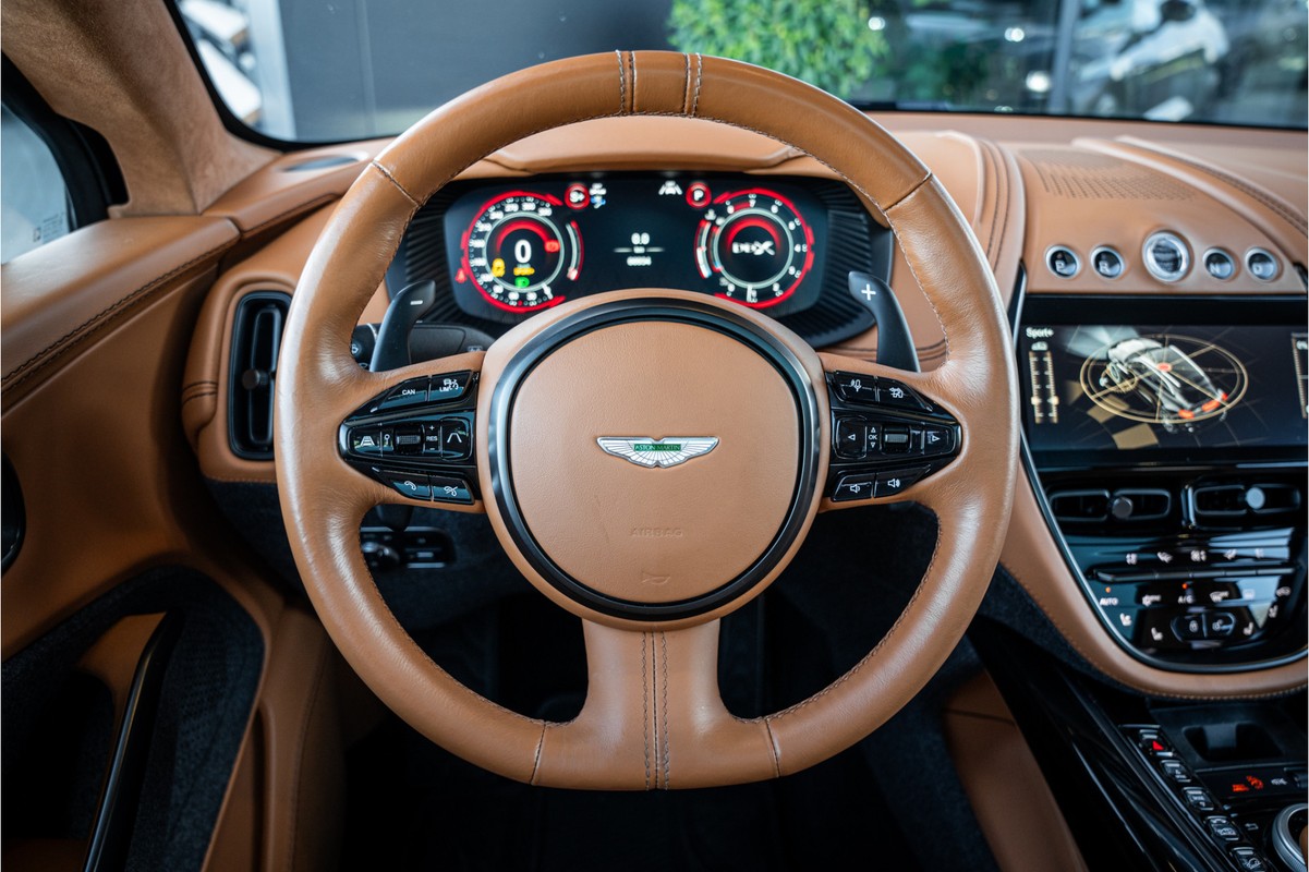 Aston Martin DBX