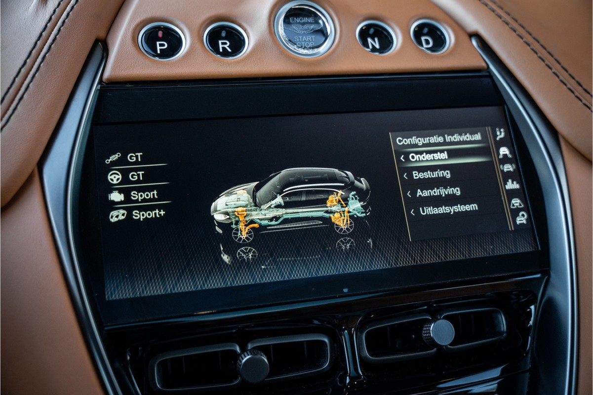 Aston Martin DBX