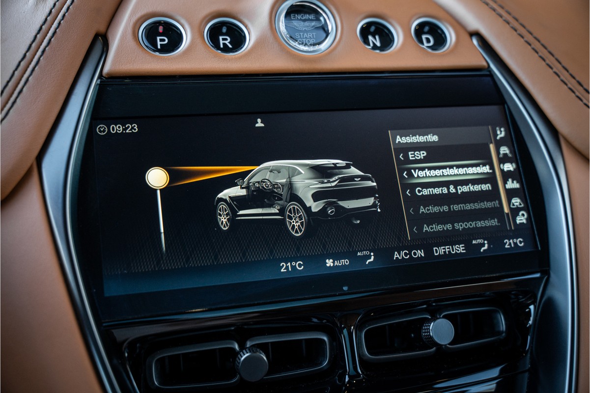 Aston Martin DBX