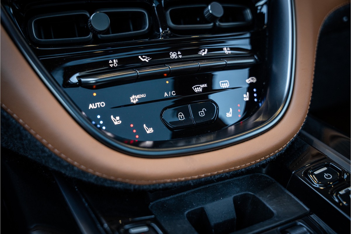 Aston Martin DBX