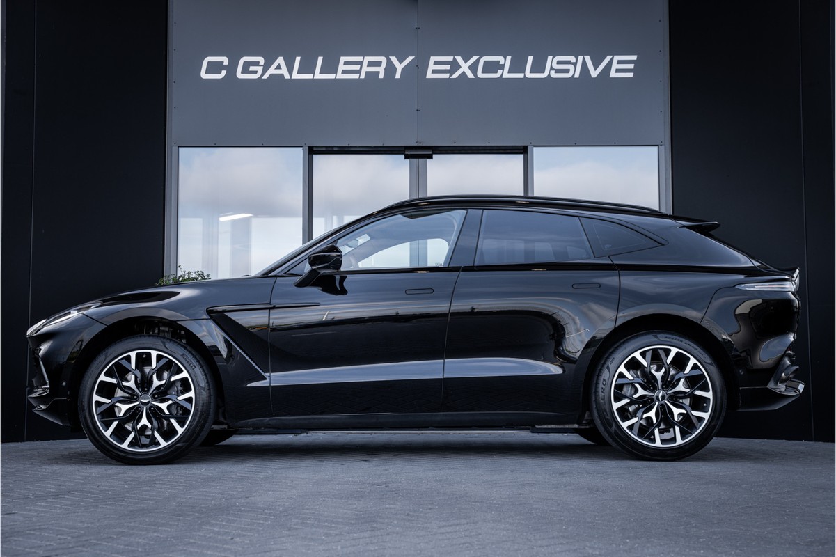 Aston Martin DBX